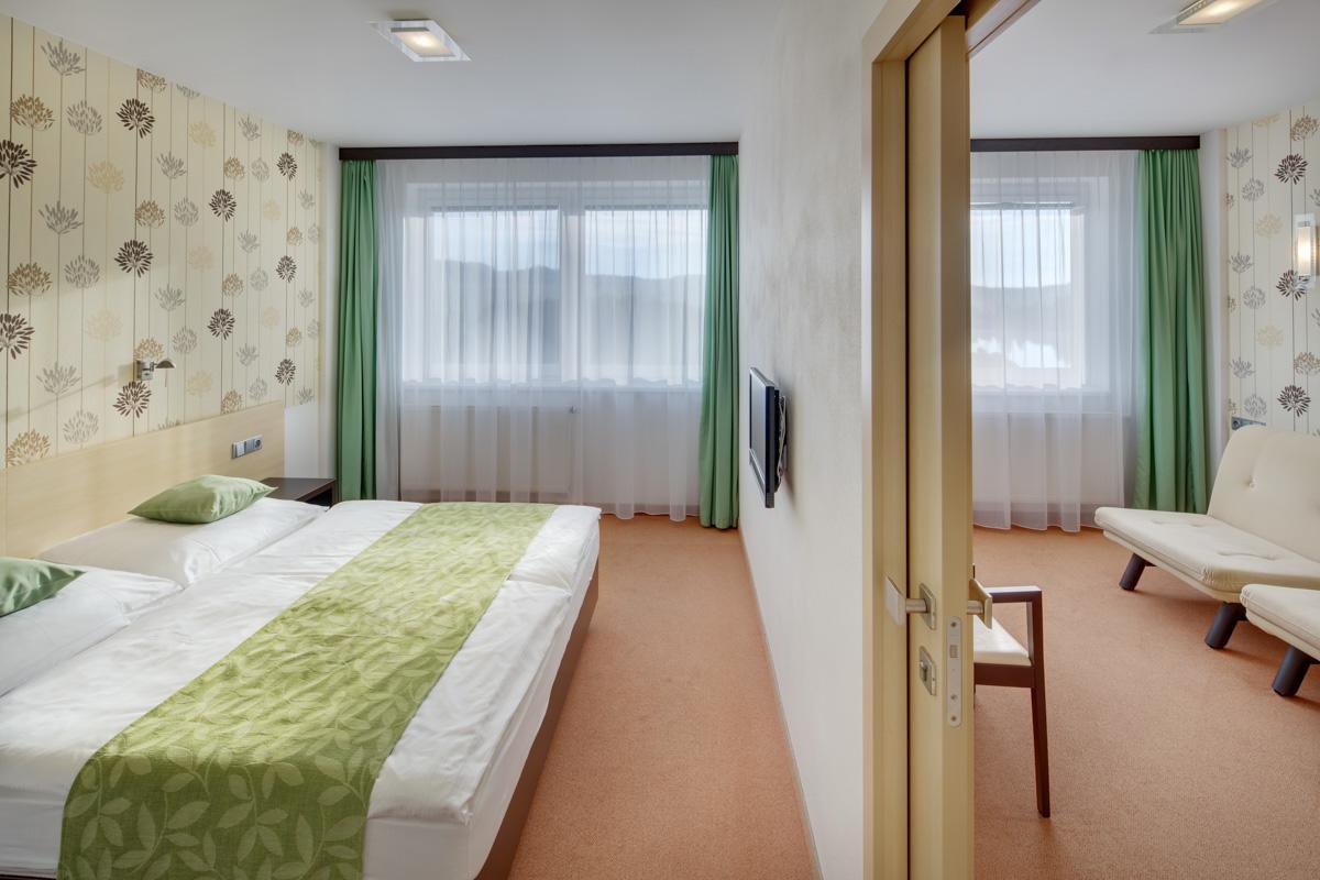 Hotel Skalsky Dvur Bystřice nad Pernštejnem Kültér fotó